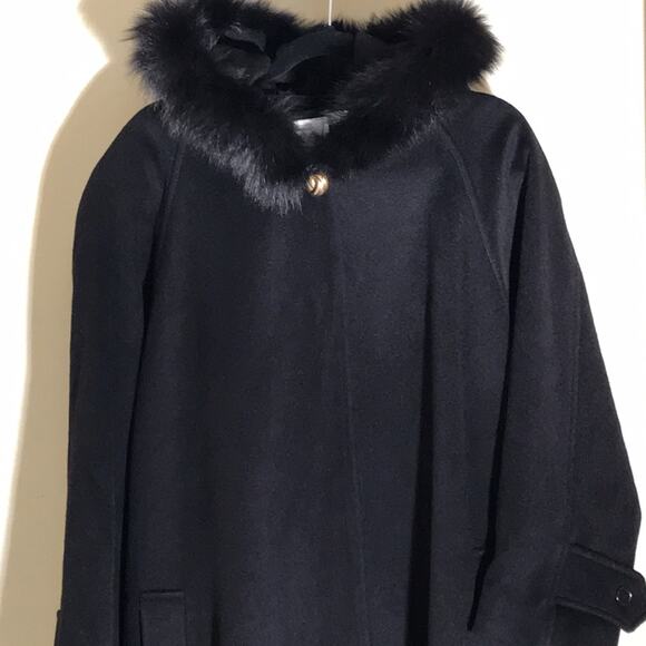 Vintage Glam Andrea Wool Maxi Coat with Fox Fur Collar. 12 - Picture 2 of 15